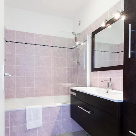 Apartment Bnb Renting Spacious 2 Bedroom In Center With A Parking